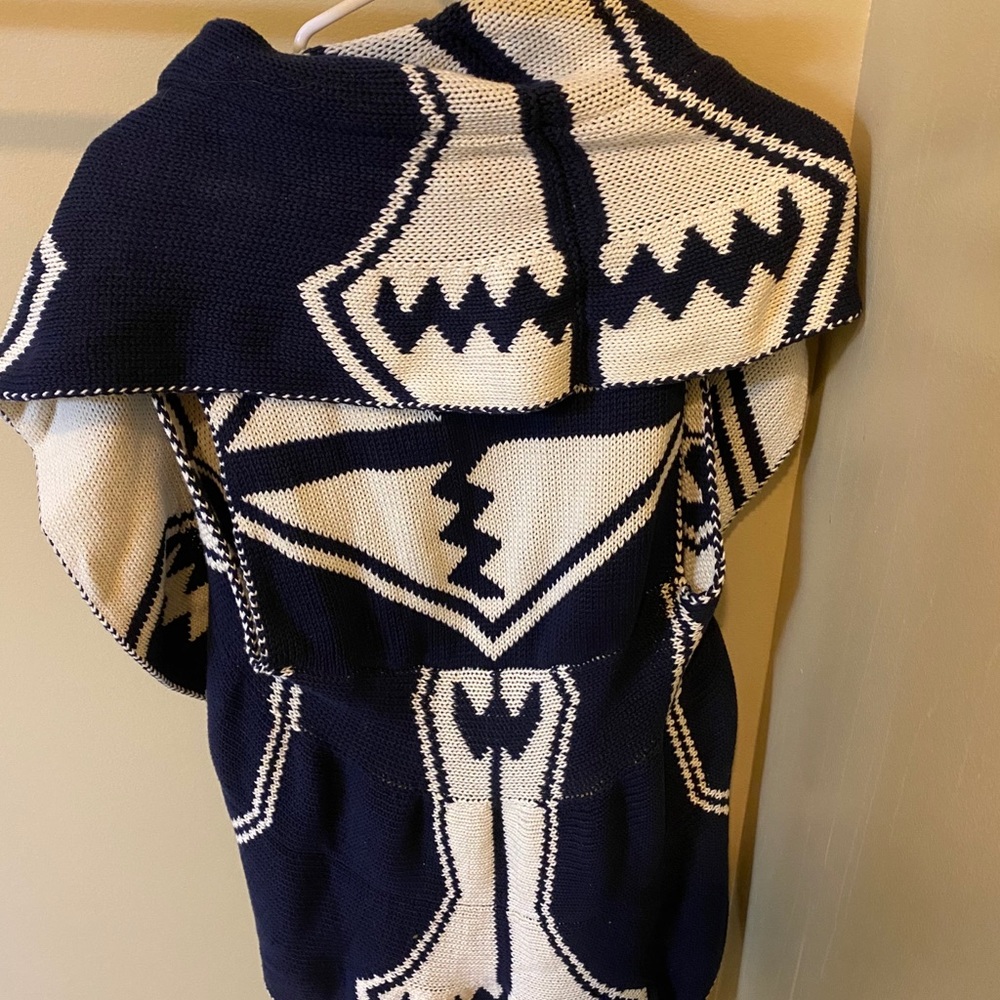 Sleeveless sweater jacket